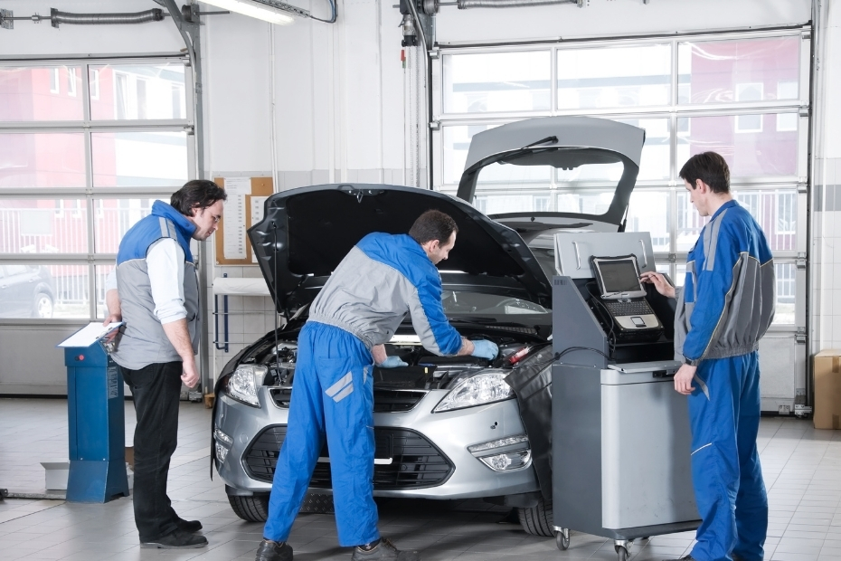 Top 10 Warning Signs Your Luxury Car Needs Immediate Service